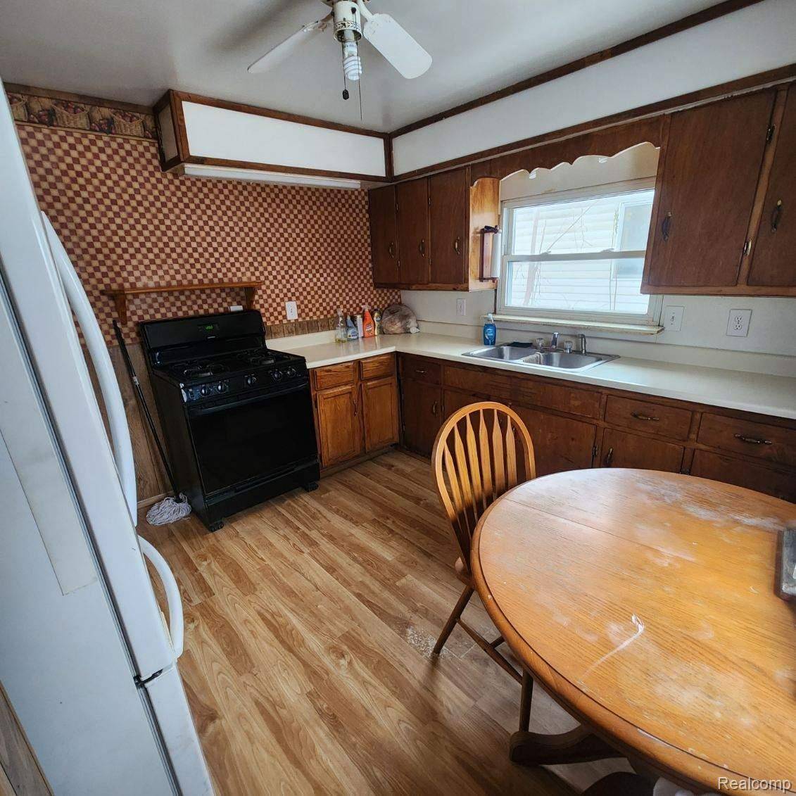 Flint, MI 48506,3912 Douglas AVE