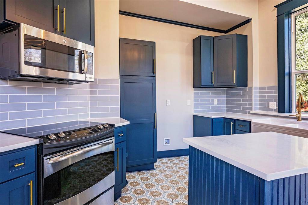 Hillsboro, TX 76645,407 E Franklin Street