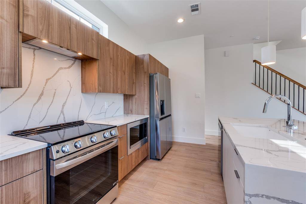 Dallas, TX 75219,2206 Arroyo Avenue #301