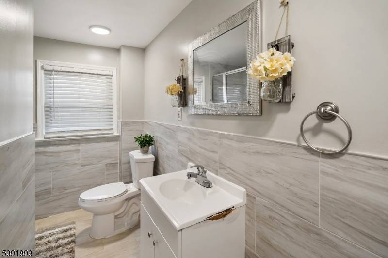 Hamburg Boro, NJ 07419,30 Vernon Ave