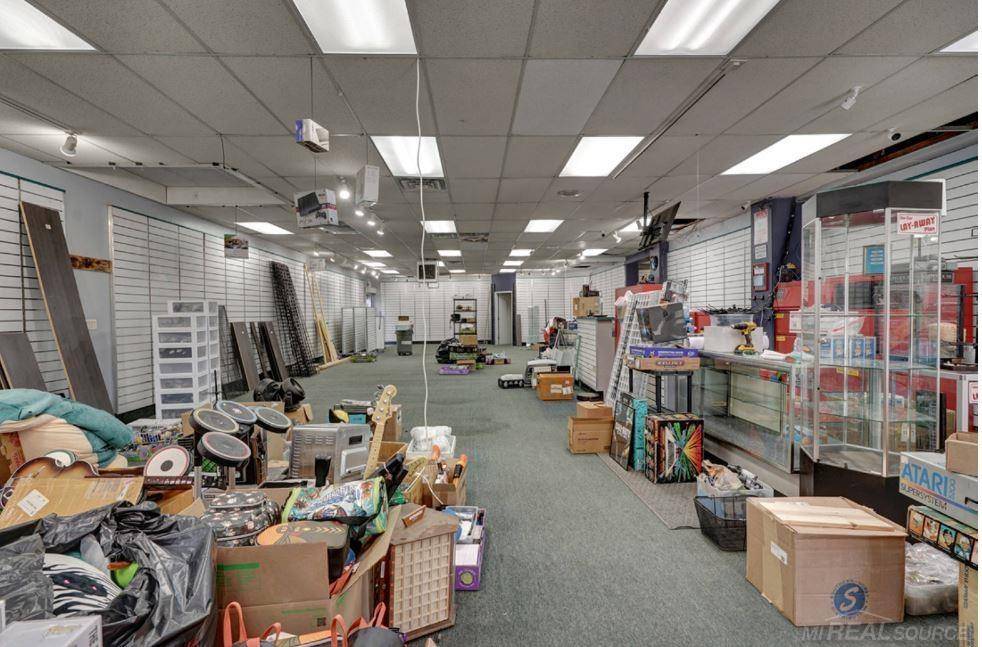 Port Huron, MI 48060,3350-3356 Lapeer RD