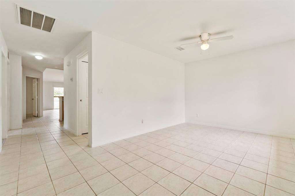 Lehigh Acres, FL 33973,2124/2126 Leda Ave