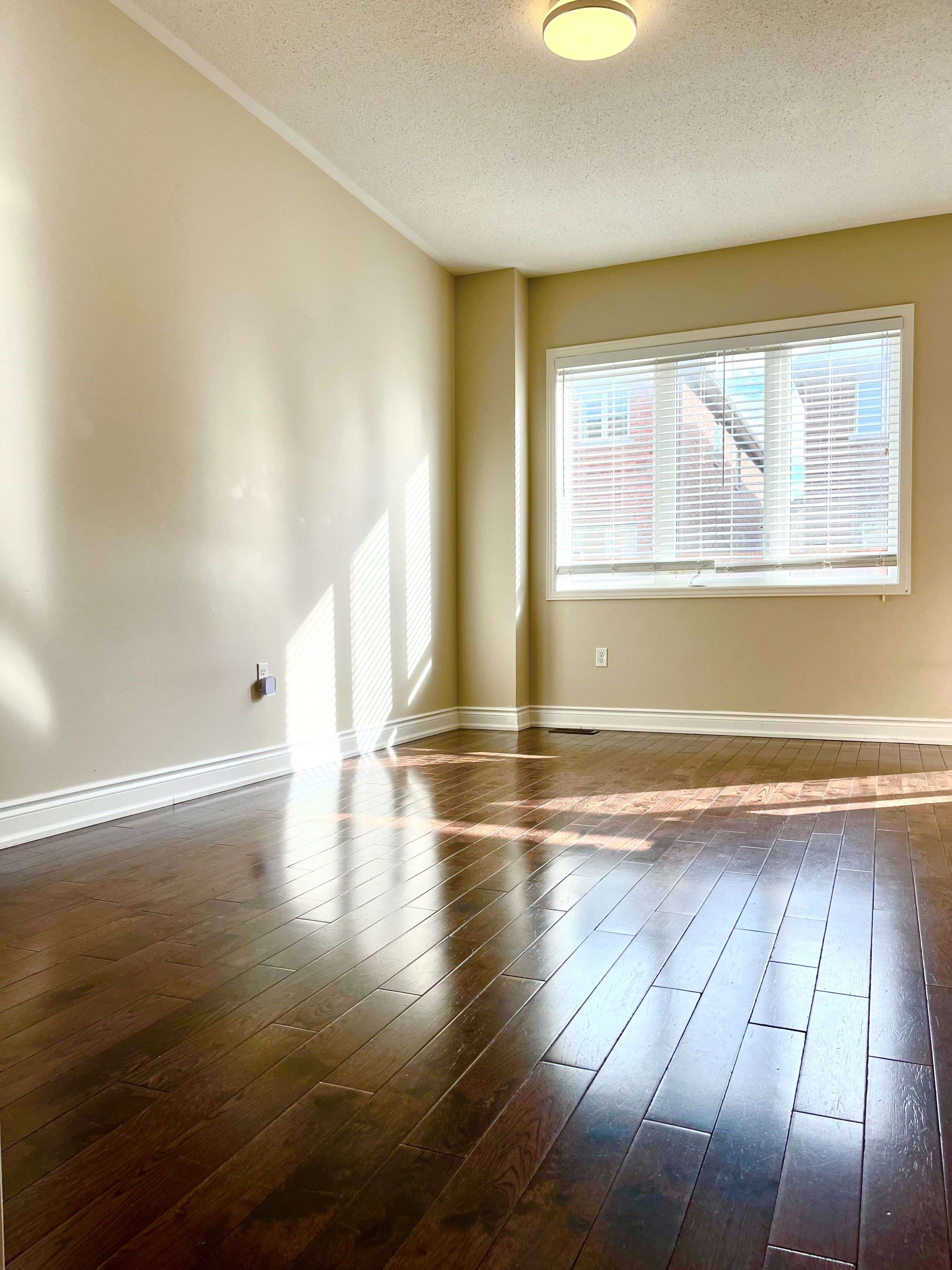 Newmarket, ON L3X 0C5,1261 Blencowe CRES