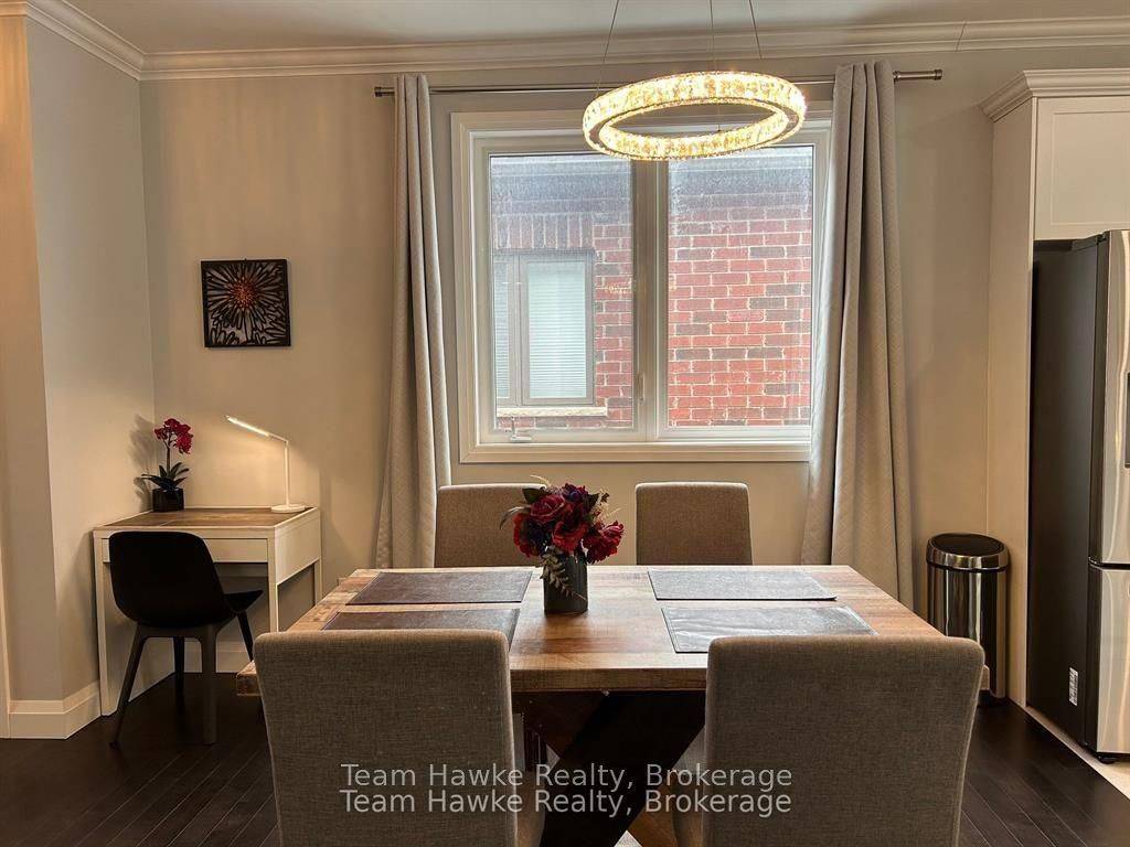 Barrie, ON L4N 6X8,152 Bishop DR