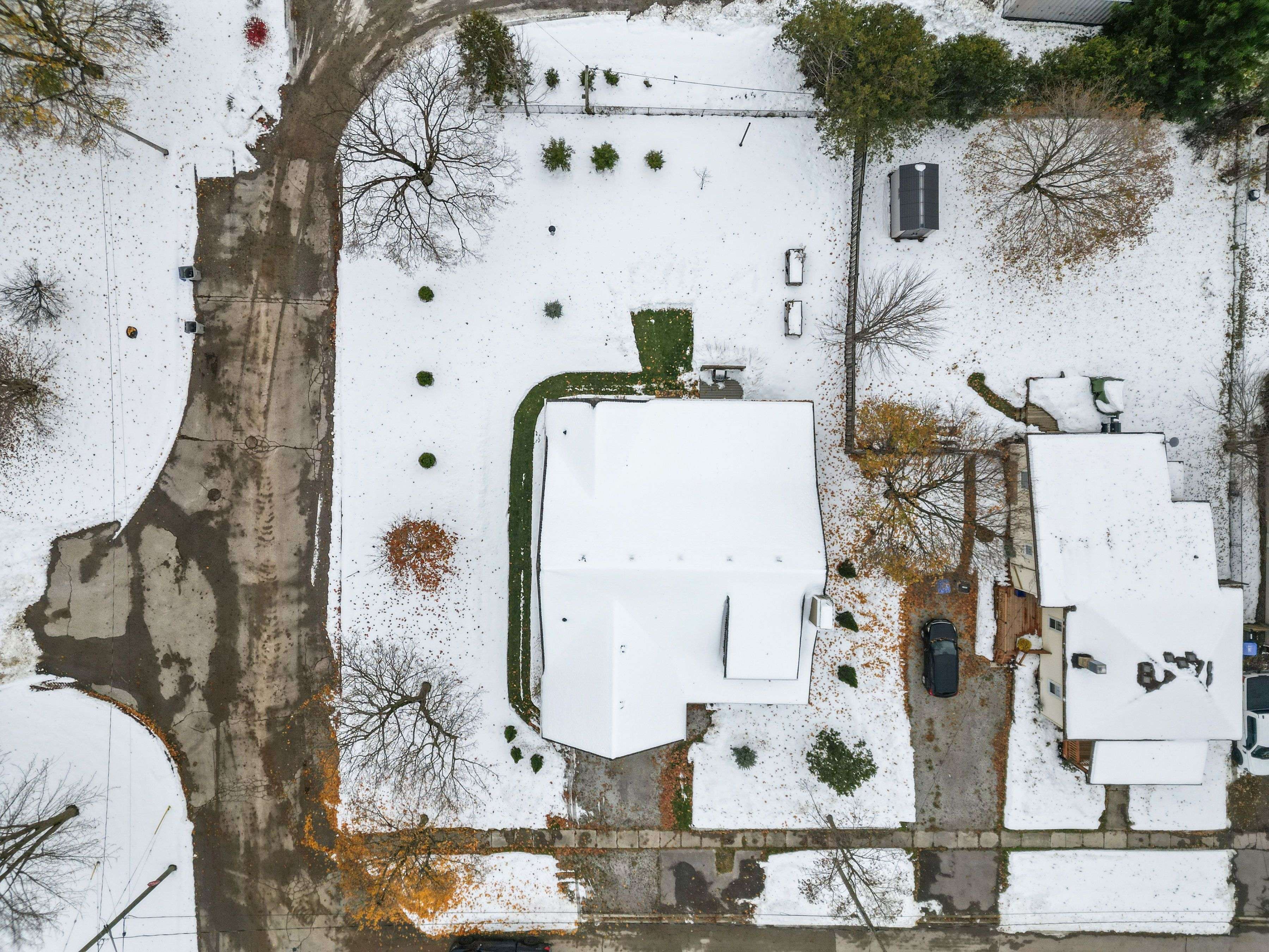 Warwick, ON N0M 2S0,298 John ST