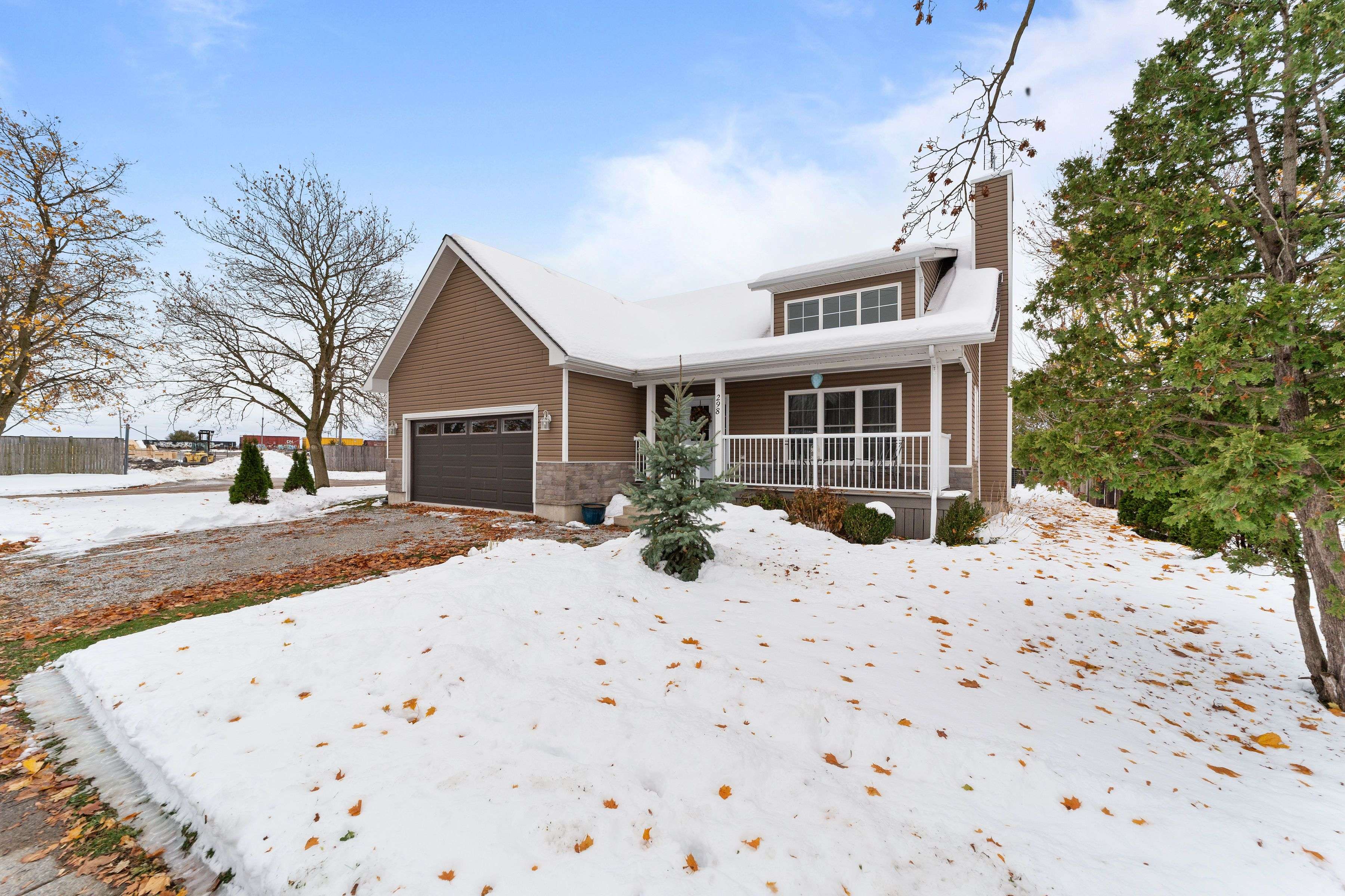 Warwick, ON N0M 2S0,298 John ST