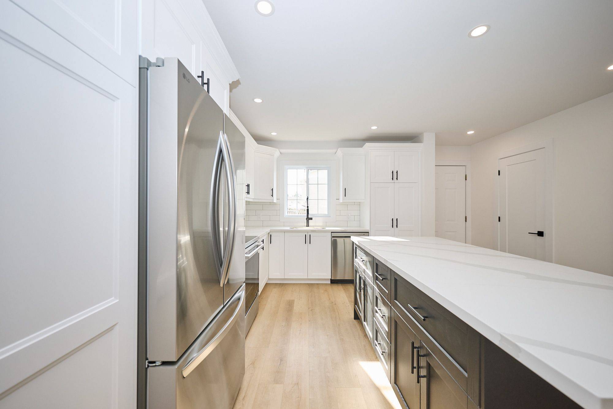 Niagara Falls, ON L2H 2X7,8141 Coventry RD #80