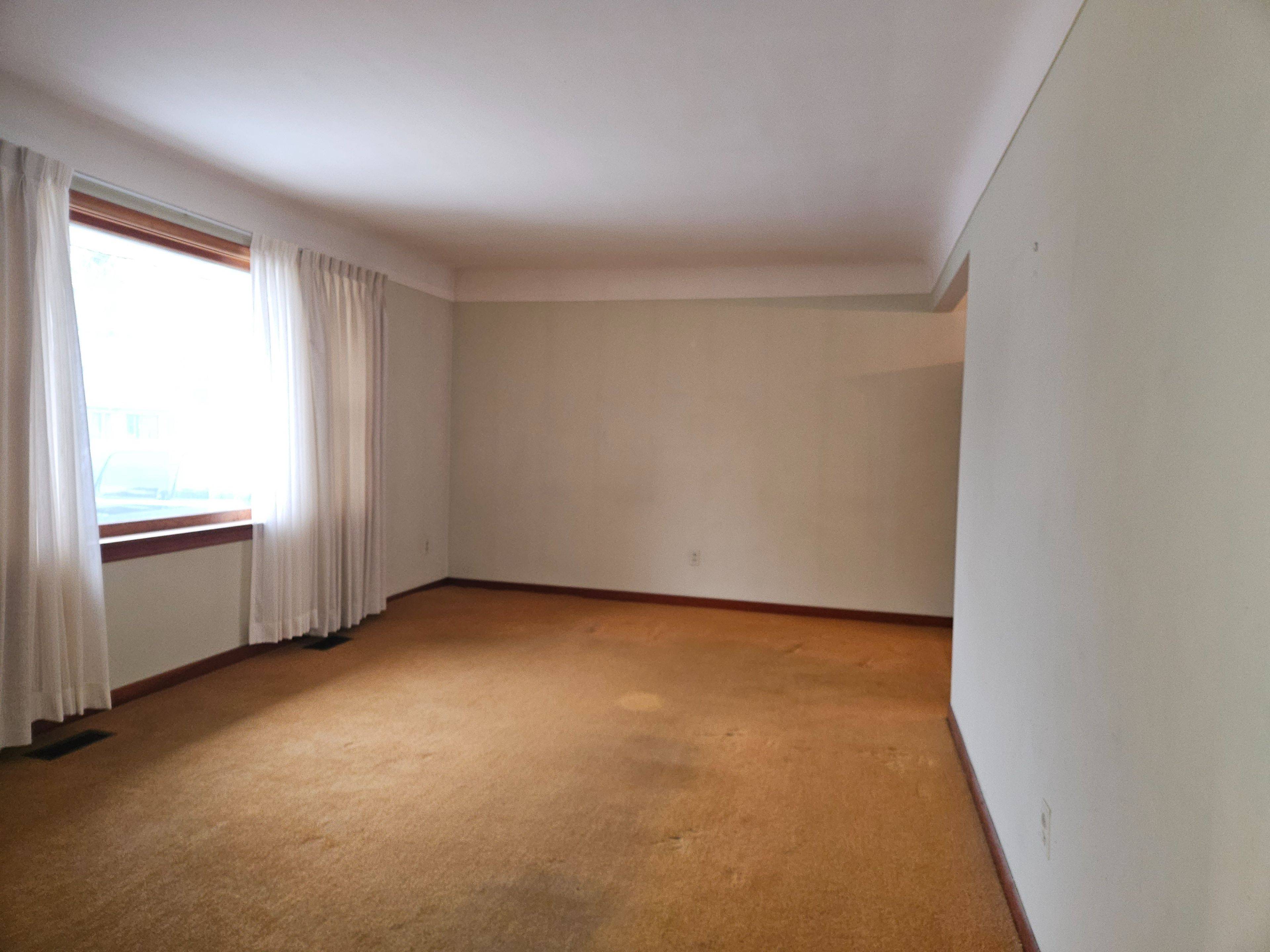 Niagara Falls, ON L2J 1N1,6558 Oneil ST