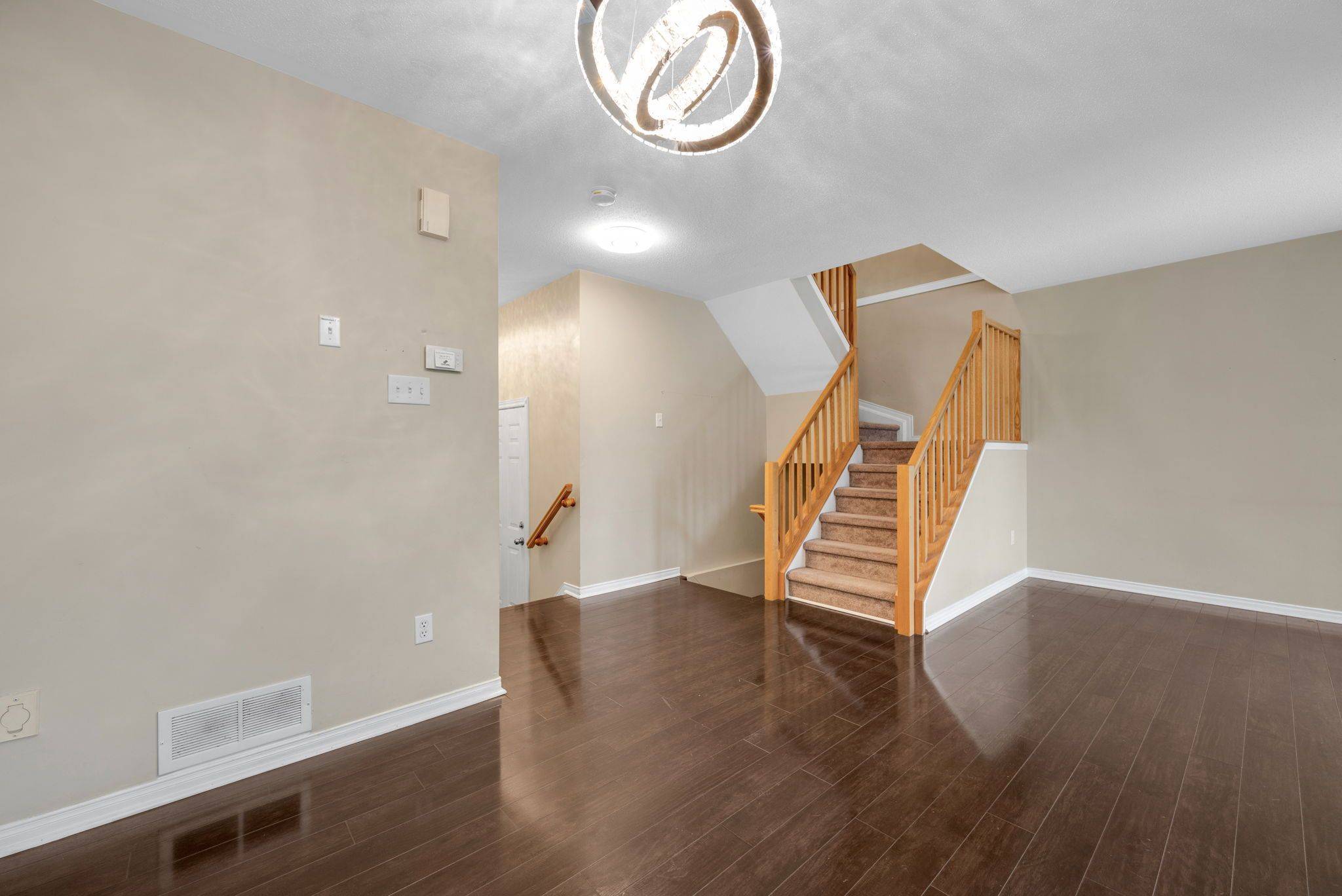 Orleans - Convent Glen And Area, ON K1C 4W3,1679 Greywood DR