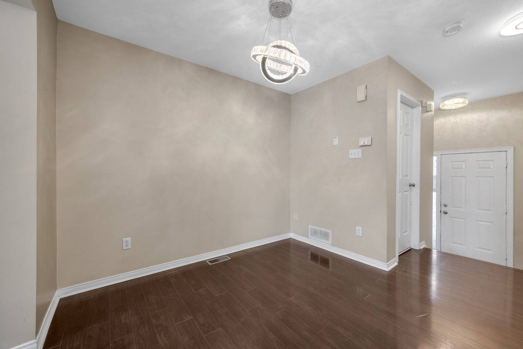 Orleans - Convent Glen And Area, ON K1C 4W3,1679 Greywood DR