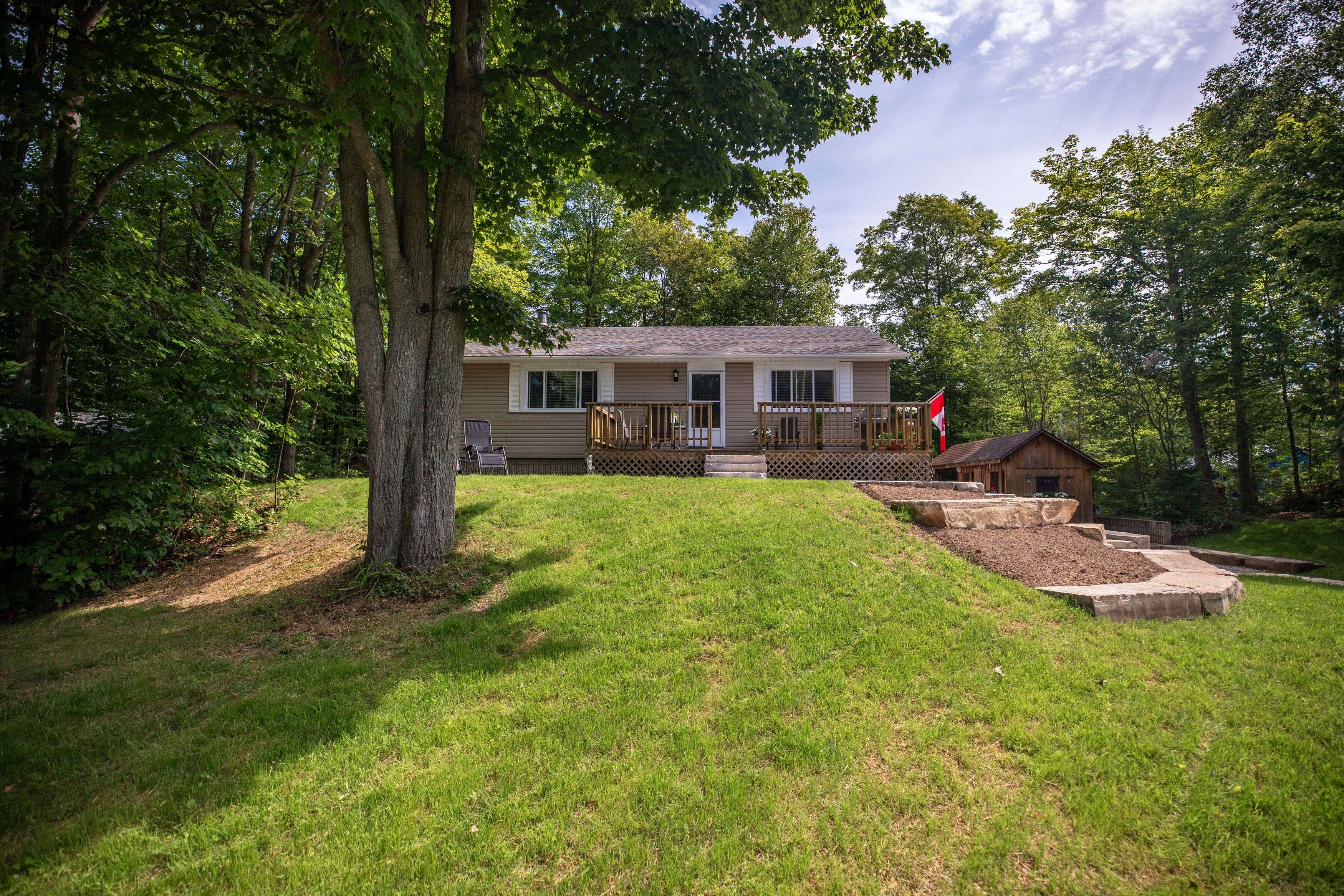 South Bruce Peninsula, ON N0H 2G0,25 Emerson AVE