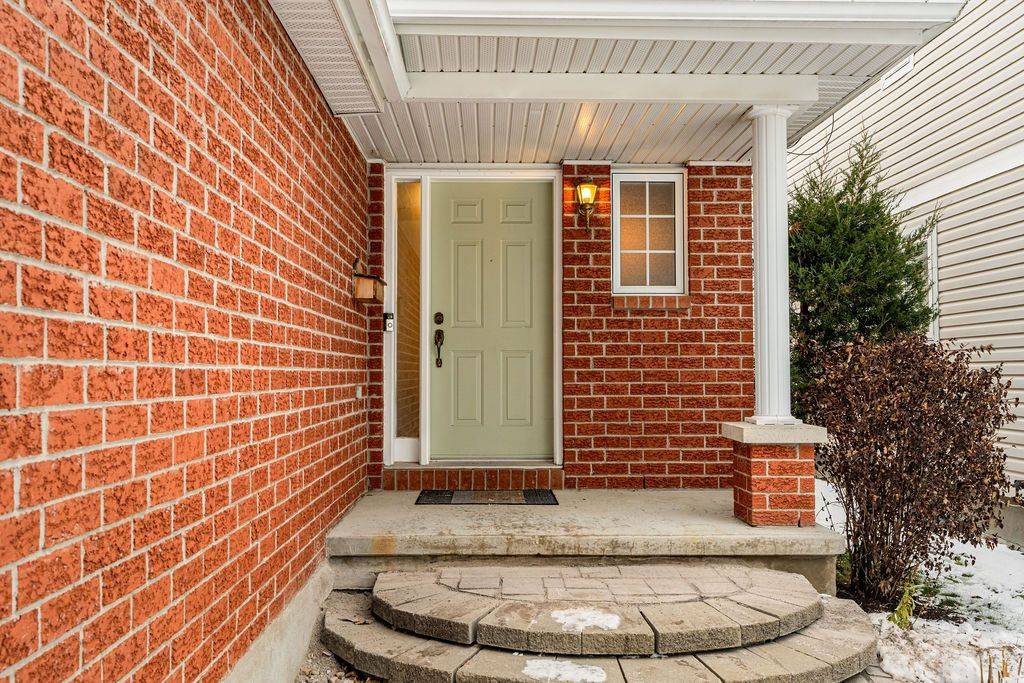 Barrhaven, ON K2J 4R5,128 Boulder WAY