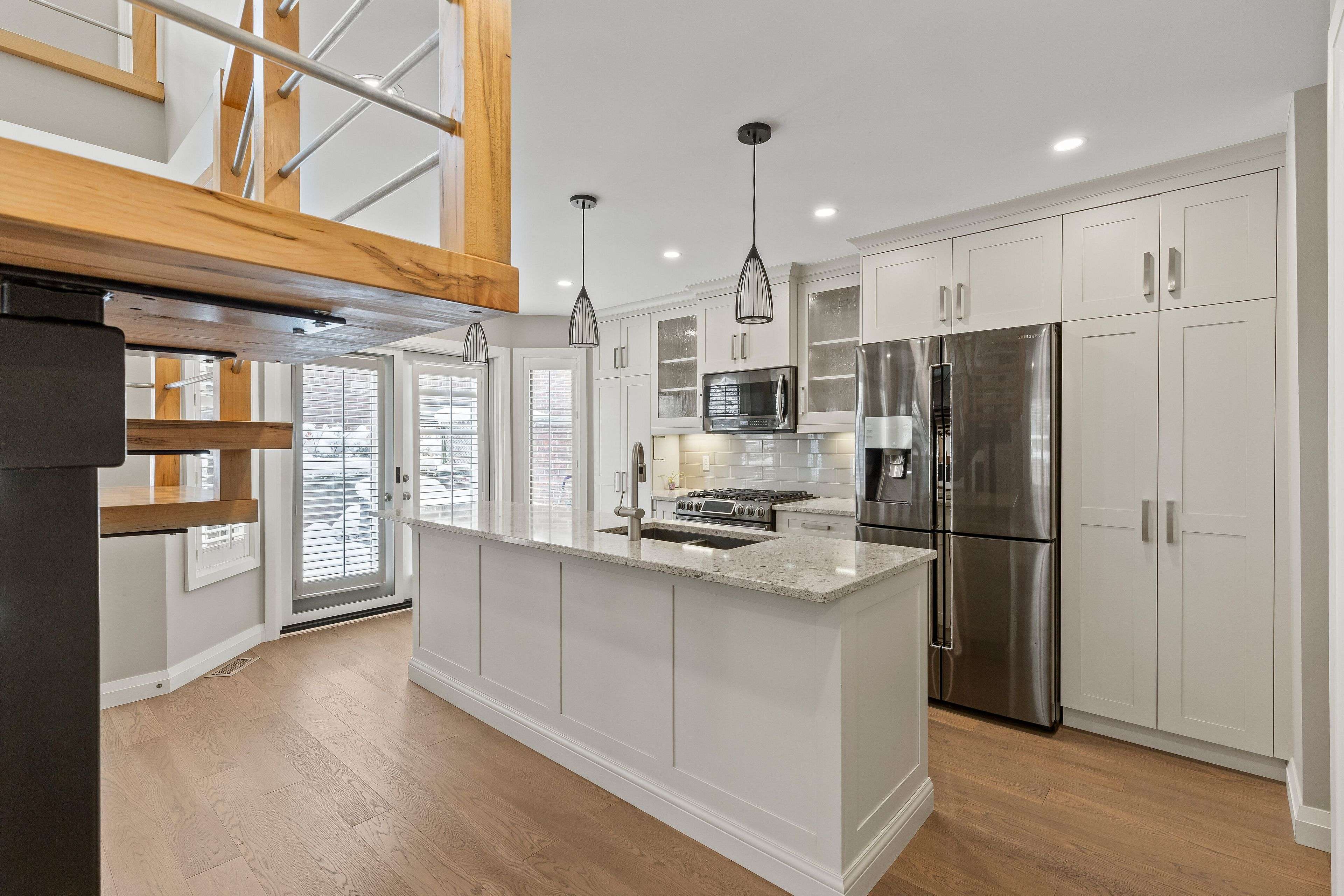 London East, ON N6A 1M1,152 Albert ST #9