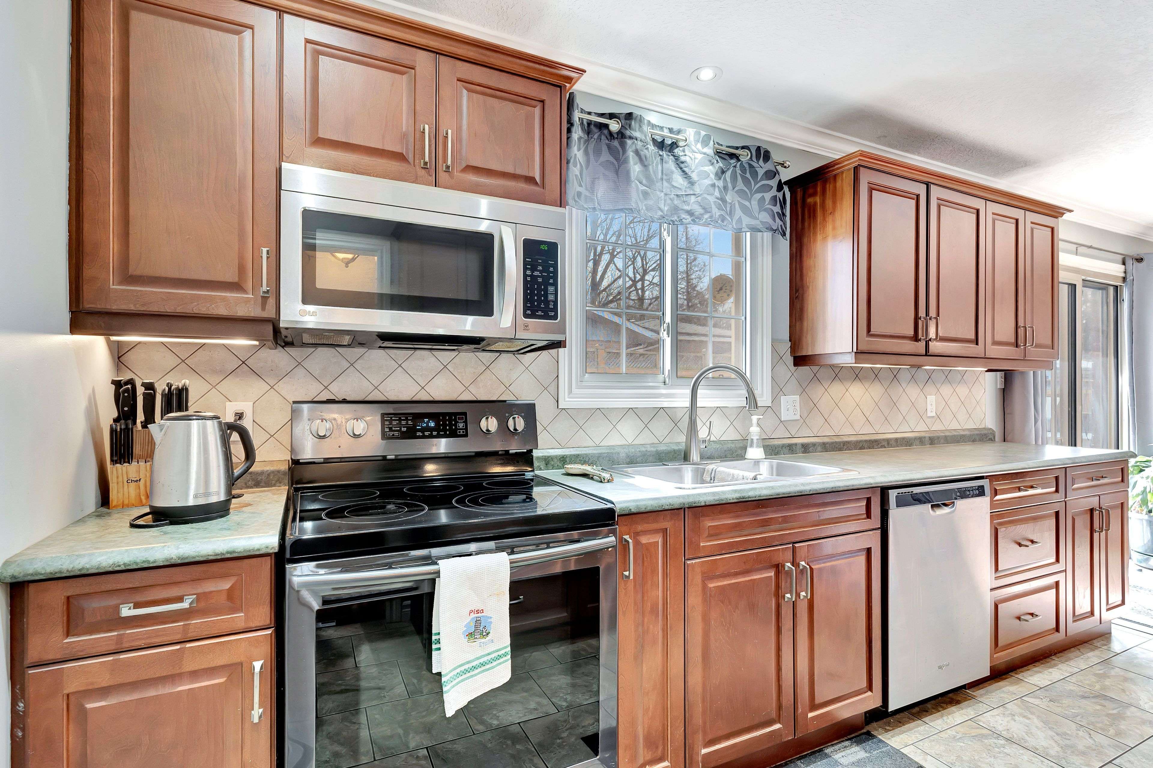 North Dumfries, ON N0B 1L0,22 Victoria ST