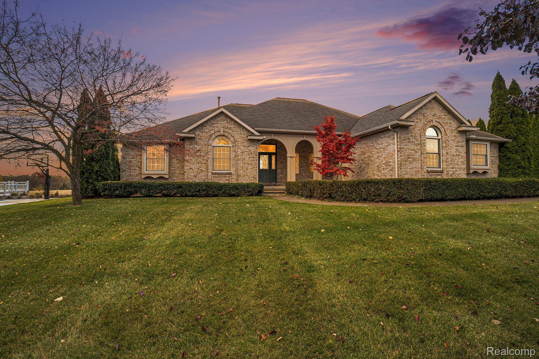 Fenton, MI 48430,4382 Oak Tree CT