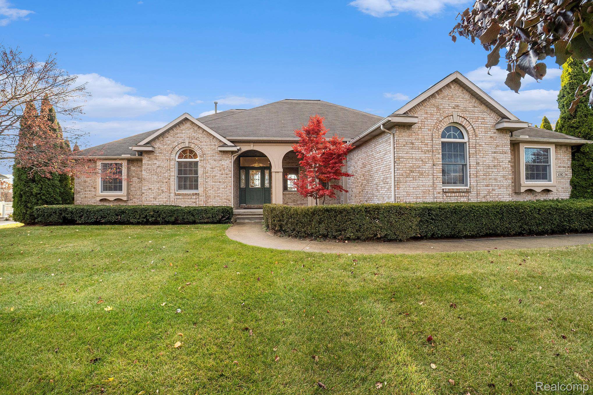 Fenton, MI 48430,4382 Oak Tree CT