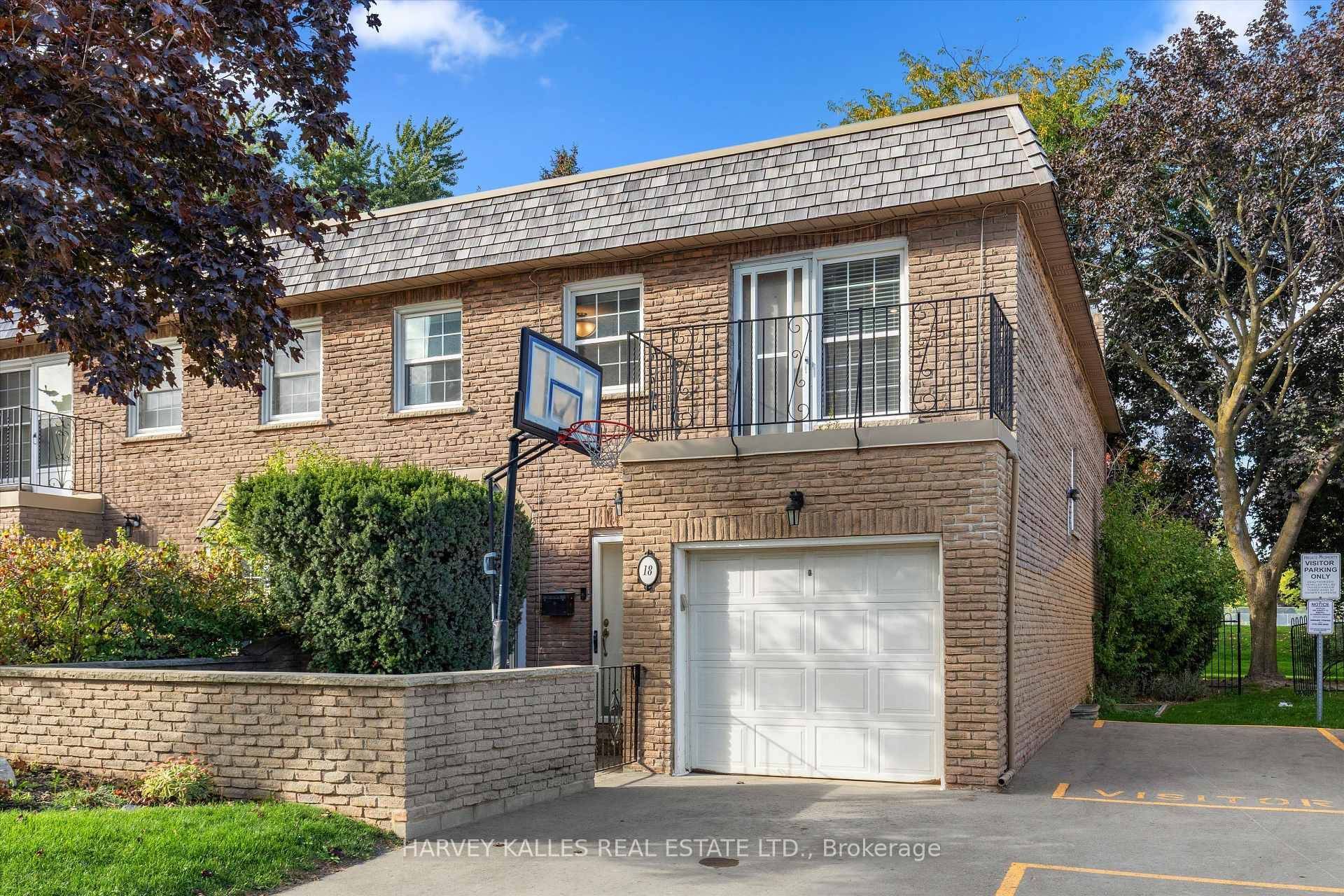 Toronto C12, ON M2L 2G2,18 Farmstead RD