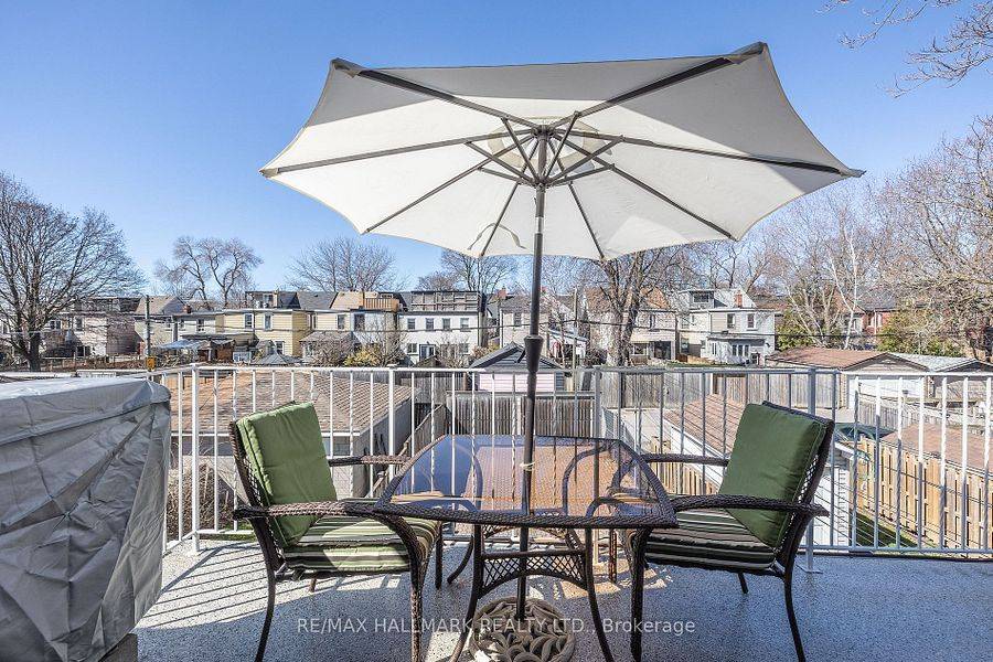 Toronto E01, ON M4M 2V6,18 Pape AVE #2