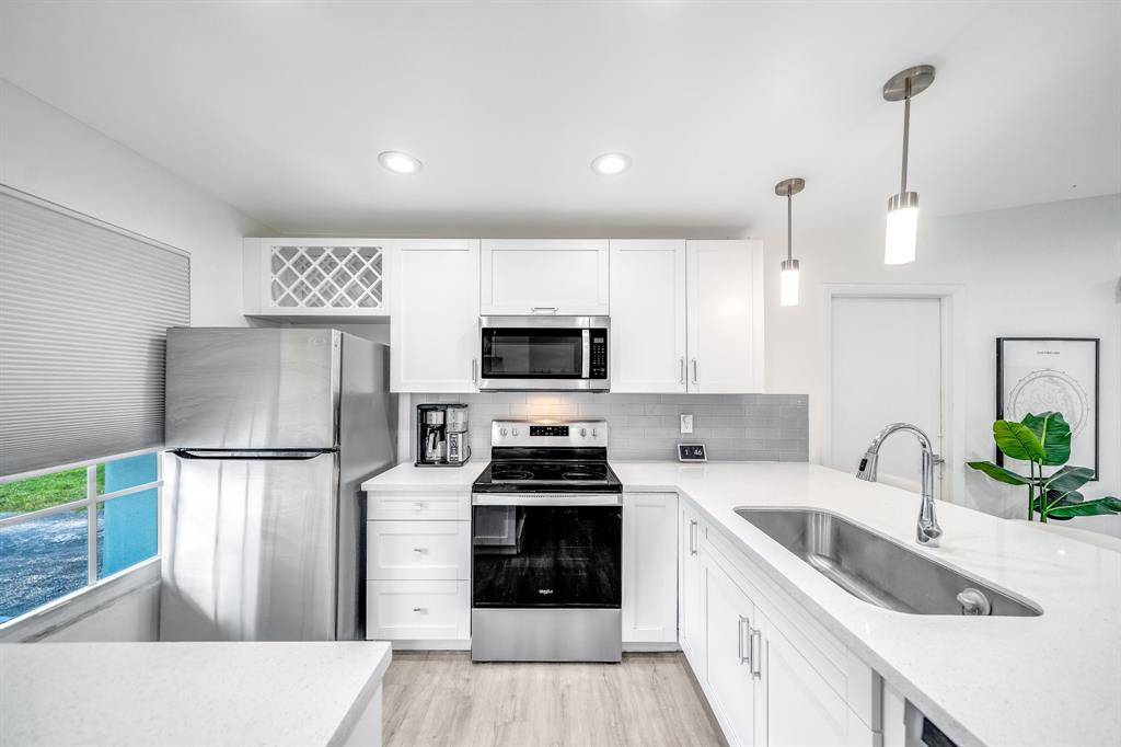 Pompano Beach, FL 33063,420 Lakewood Cir #B