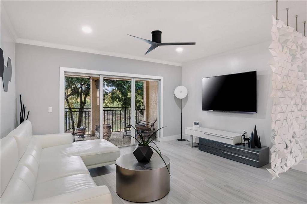 Miramar, FL 33025,2452 Centergate Dr #202