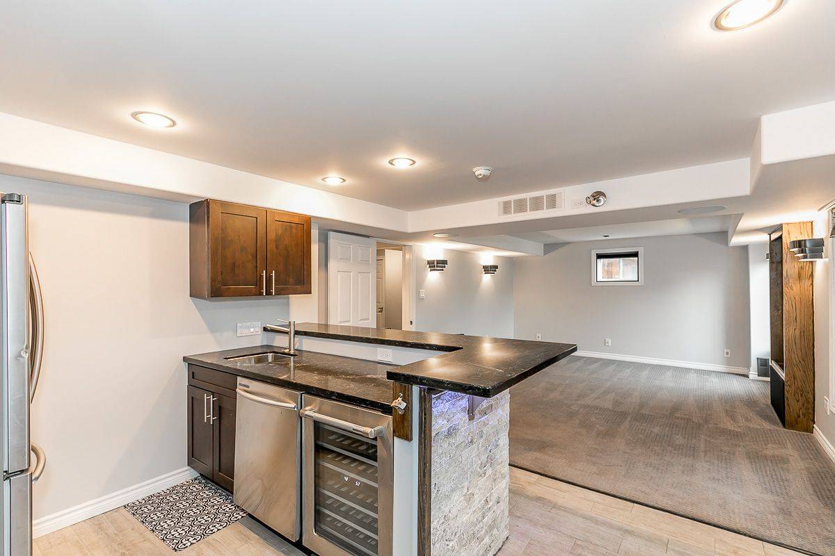 Innisfil, ON L9S 4B7,1381 Hunter ST