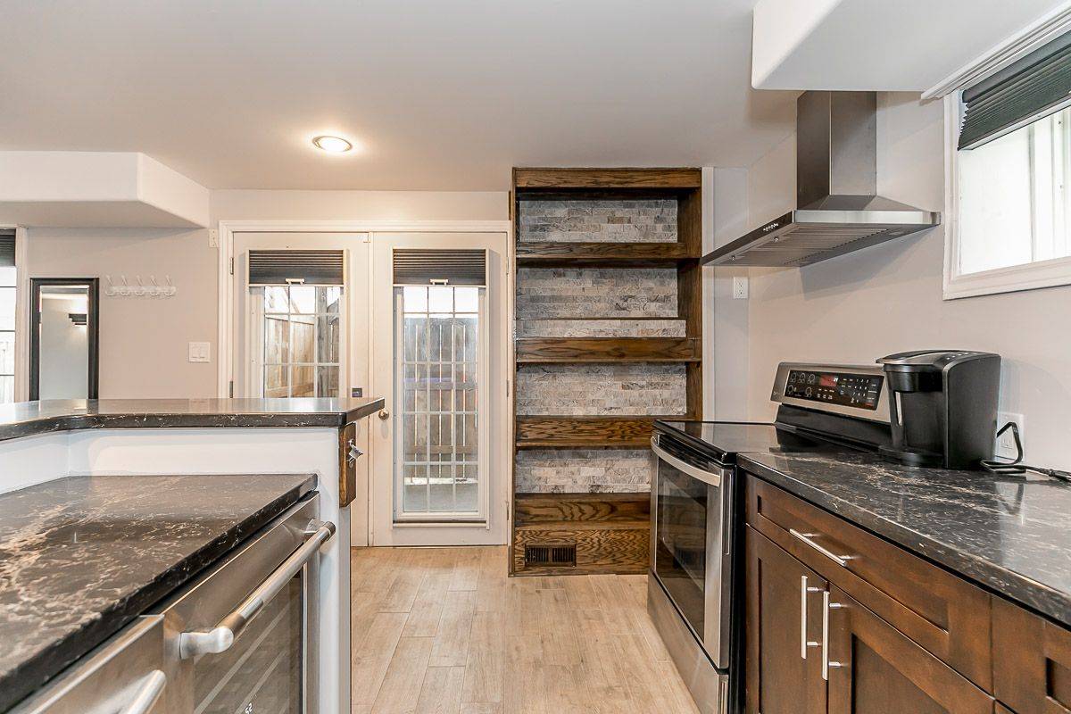 Innisfil, ON L9S 4B7,1381 Hunter ST