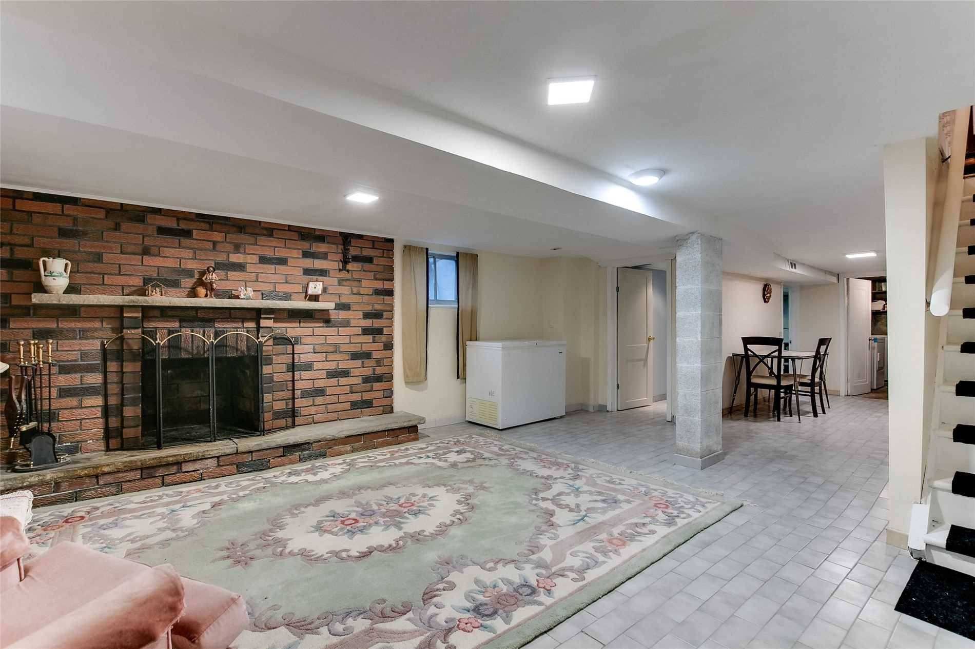 Toronto W03, ON M6N 3K6,292 Silverthorn AVE