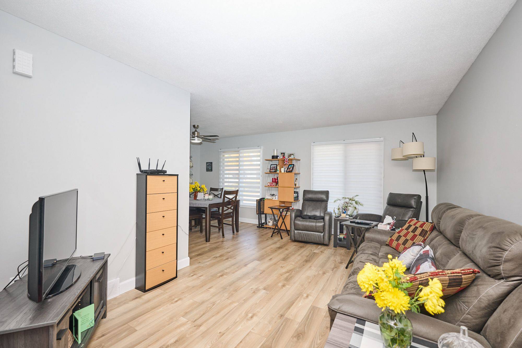 Niagara Falls, ON L2G 2G8,6516 Monroe ST