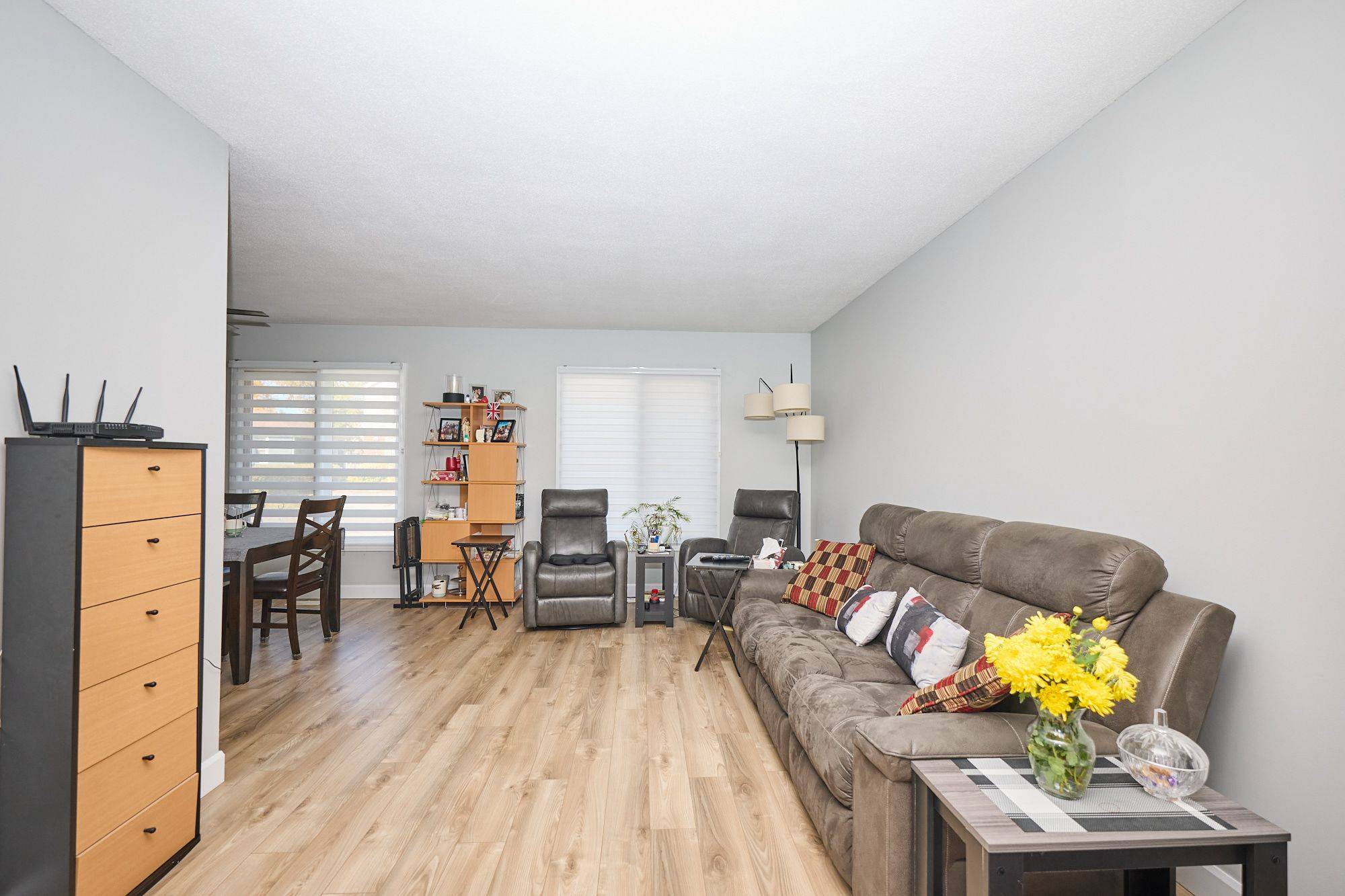 Niagara Falls, ON L2G 2G8,6516 Monroe ST