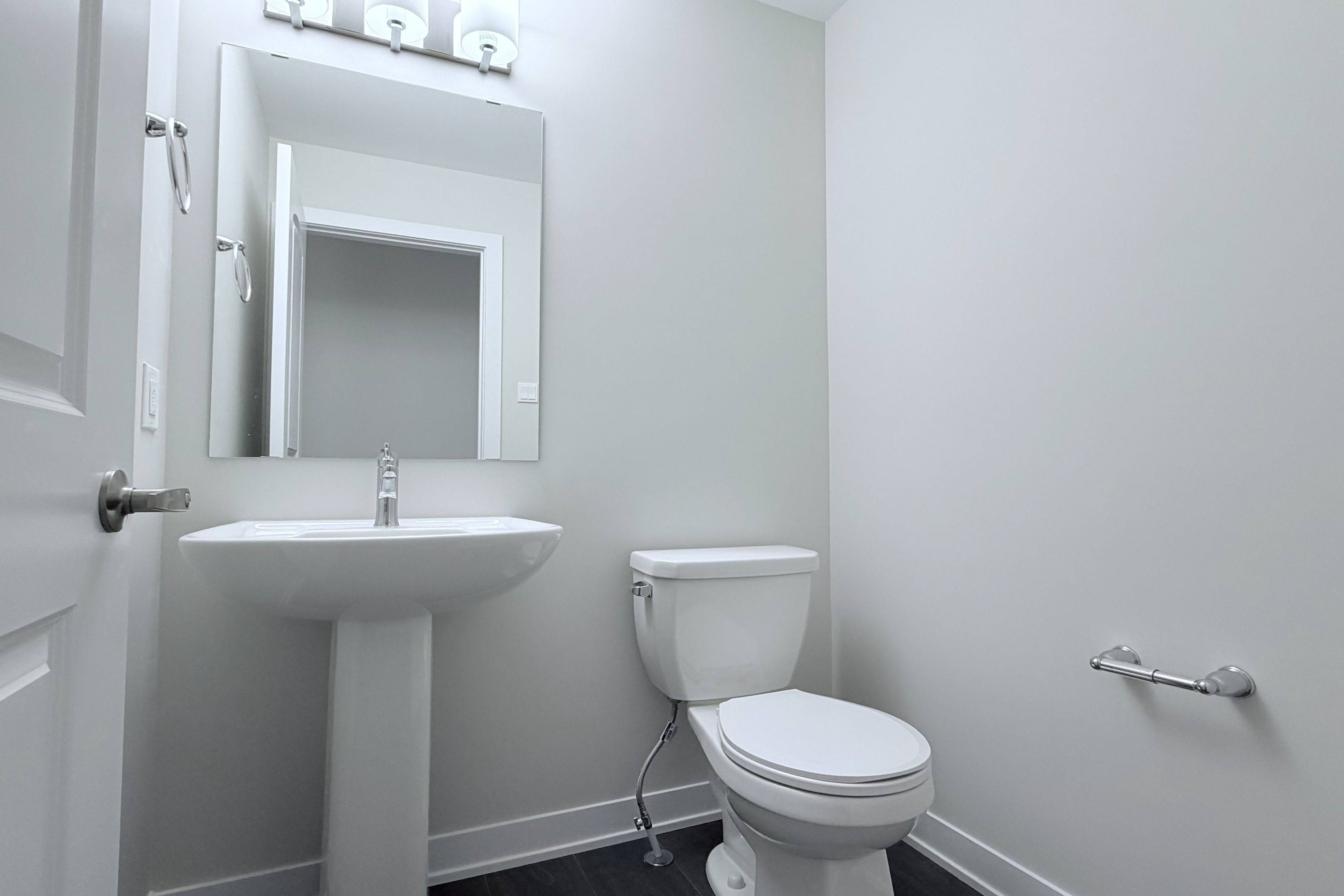 Barrhaven, ON K2J 7L7,381 Les Emmerson DR