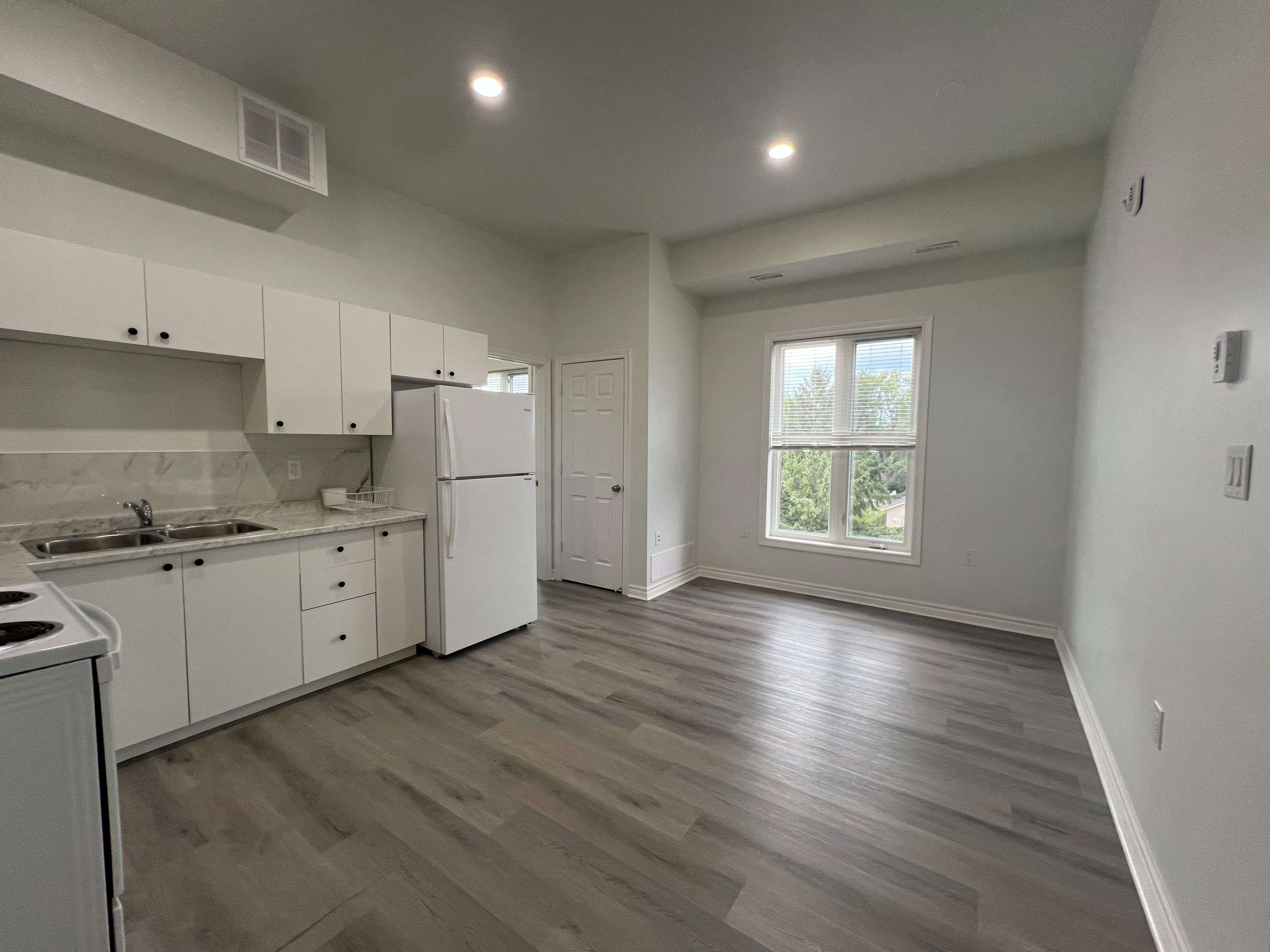 Centre Wellington, ON N0B 1S0,71 Victoria ST #304