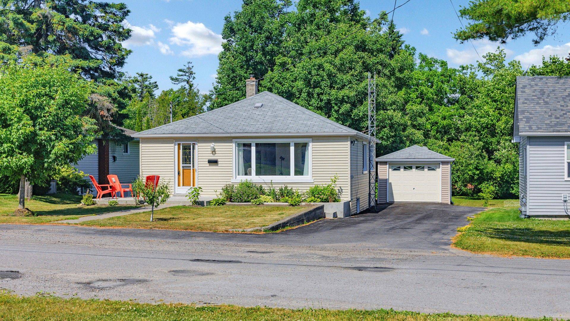 Kawartha Lakes, ON K0M 1N0,162 Queen ST