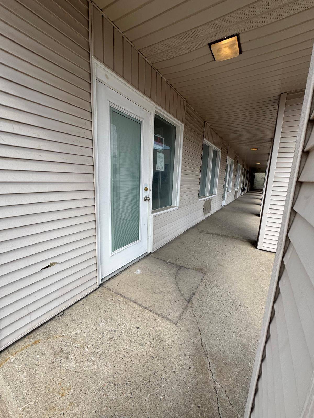 Norfolk, ON N3Y 3S1,39 Kent ST N