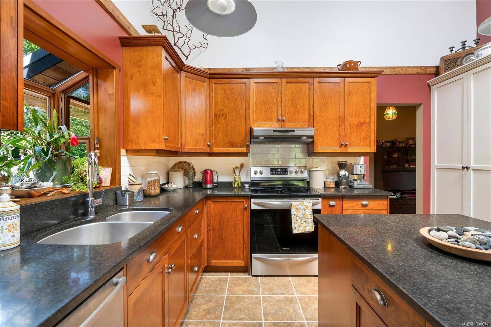 Duncan, BC V9L 5W9,997 Herd Rd