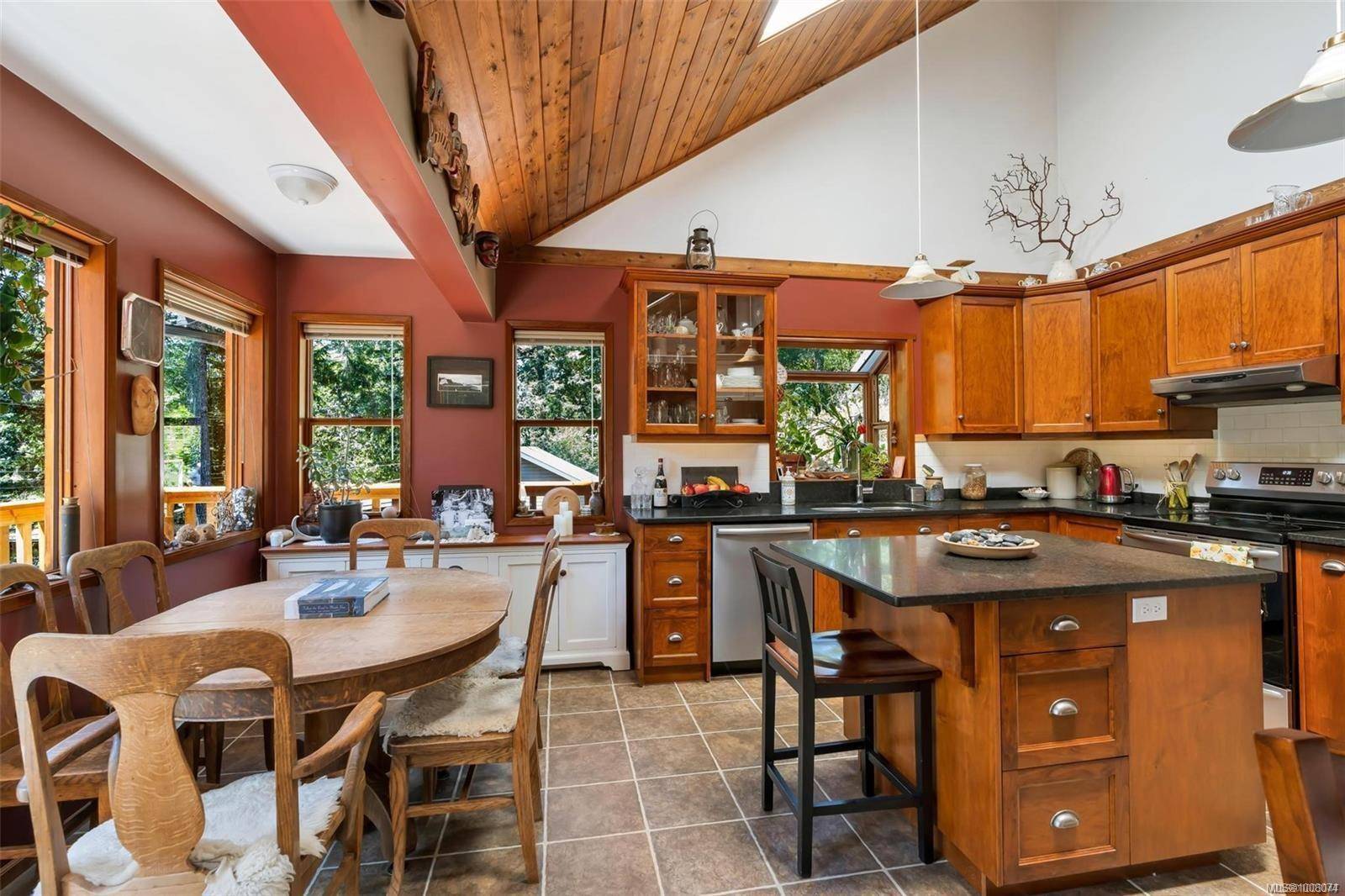 Duncan, BC V9L 5W9,997 Herd Rd