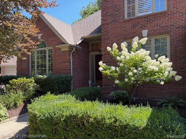 Troy, MI 48085,2120 Oakwood DR