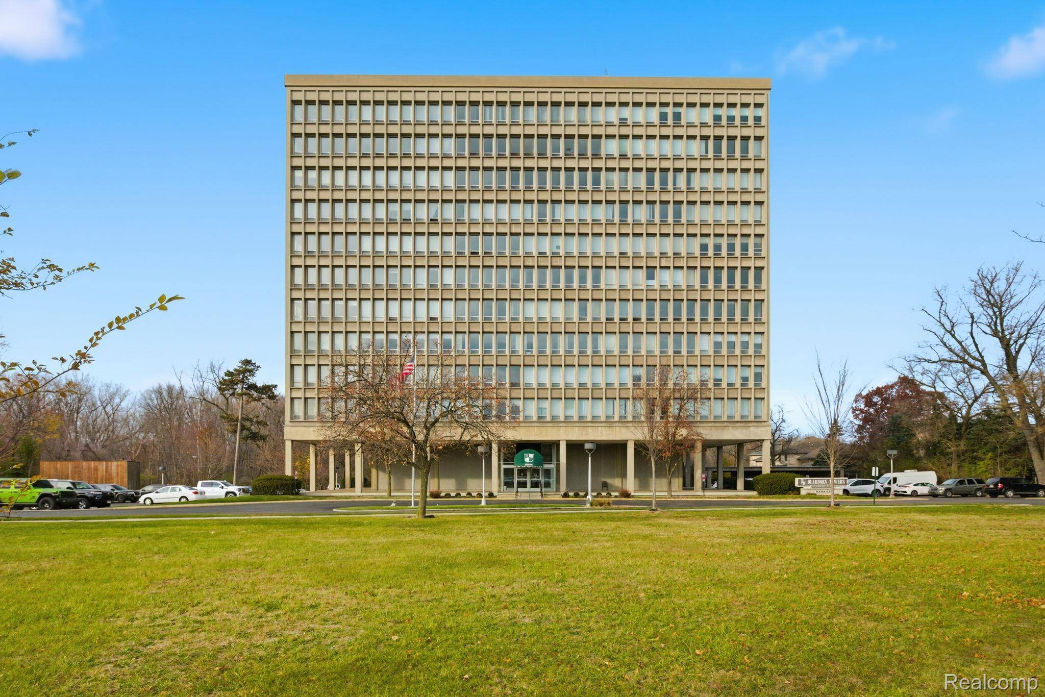 Dearborn, MI 48124,22700 Garrison ST #606