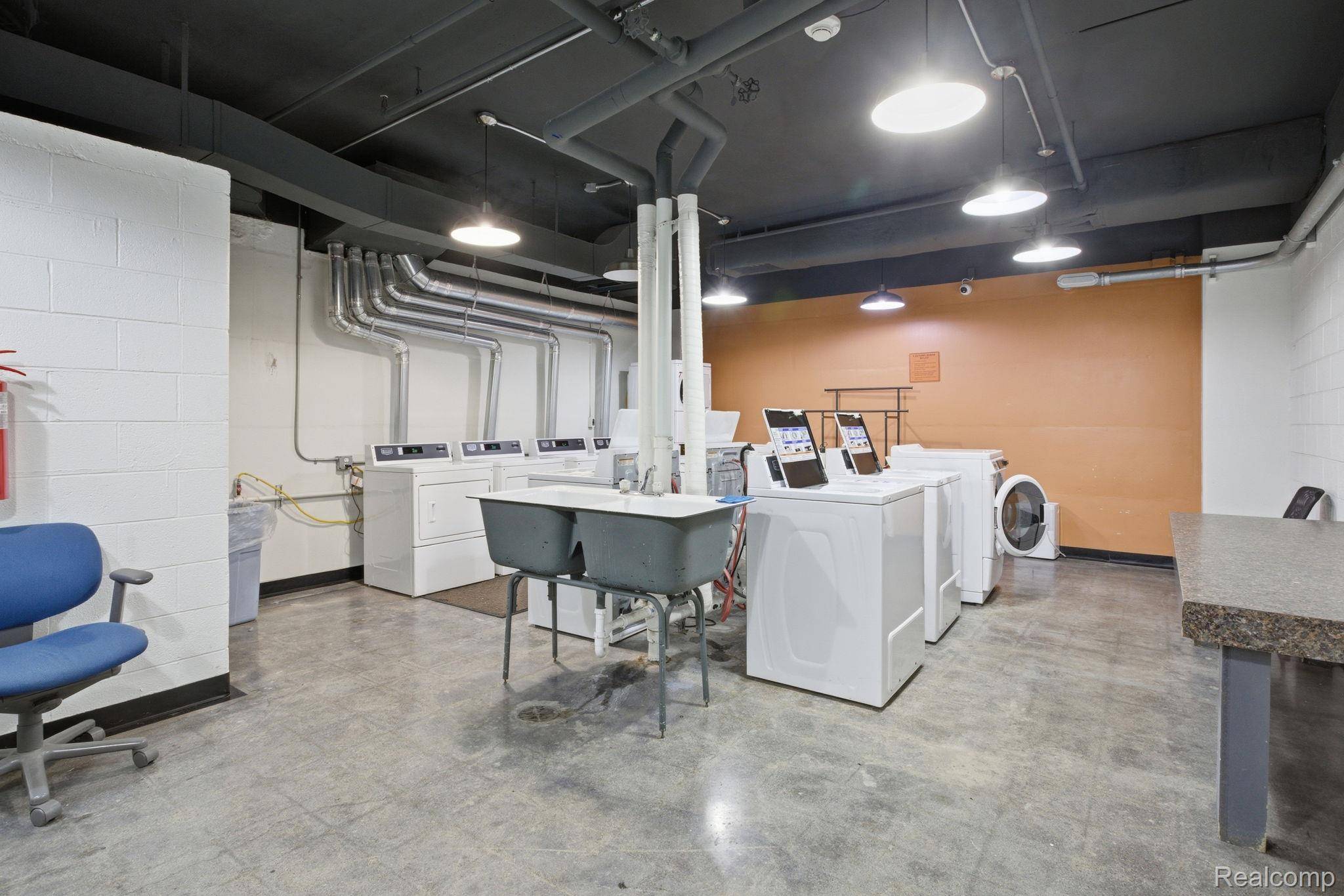 Dearborn, MI 48124,22700 Garrison ST #606