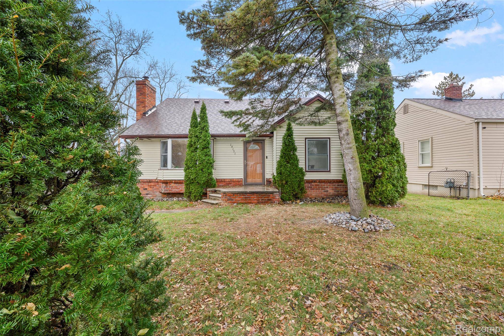 Redford, MI 48240,19151 Negaunee