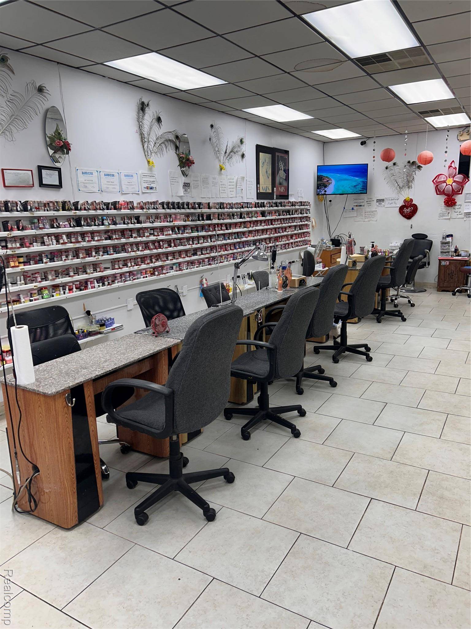 Detroit, MI 48219,18240 W 7 Mile RD