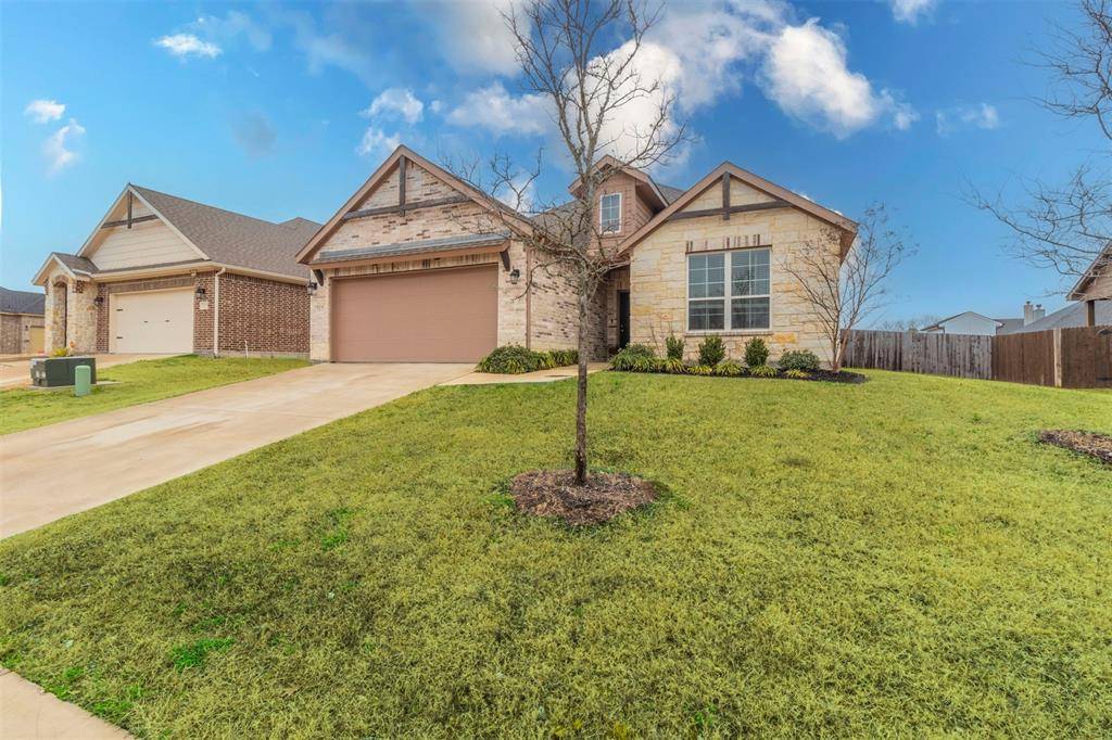 Ennis, TX 75119,717 Woodcrest Drive