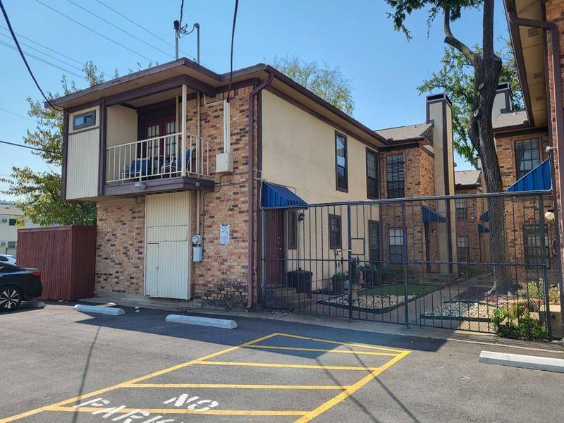 Dallas, TX 75219,4000 Rawlins Street #105