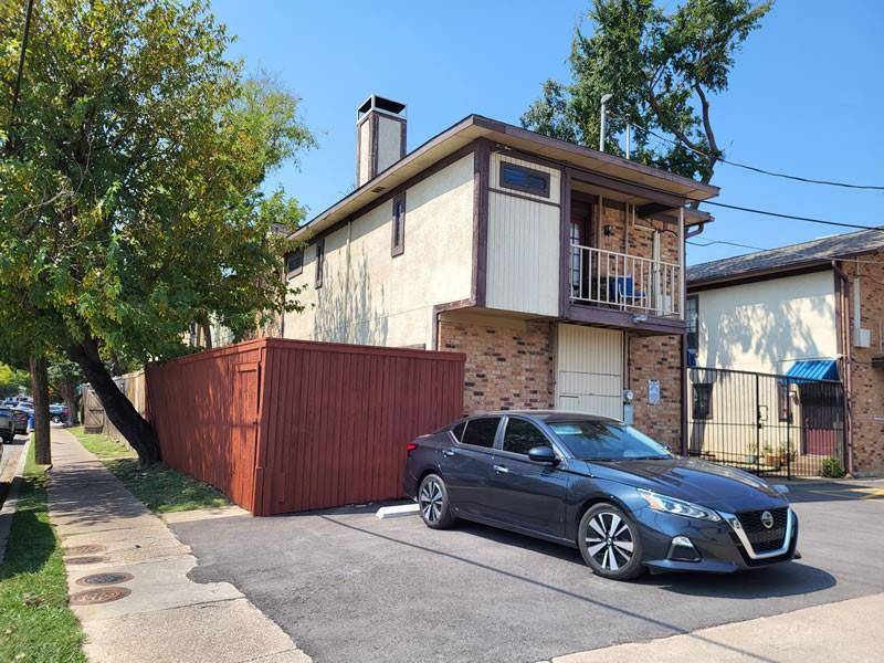 Dallas, TX 75219,4000 Rawlins Street #105