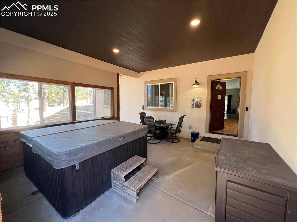 Florissant, CO 80816,348 Due South RD