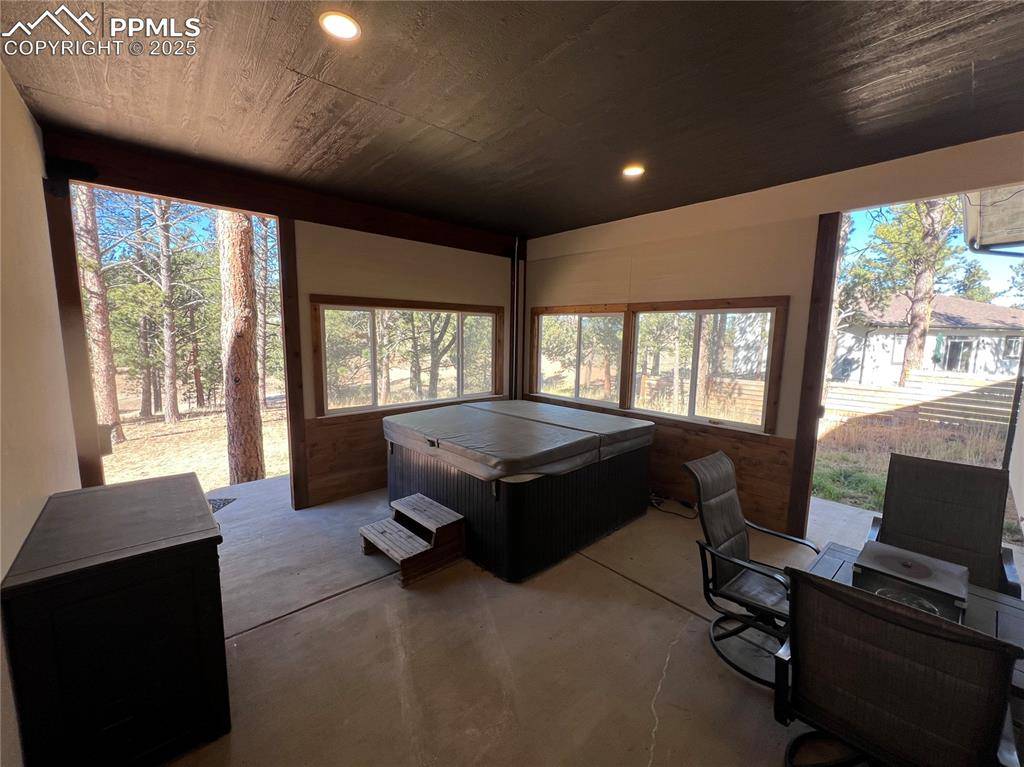 Florissant, CO 80816,348 Due South RD