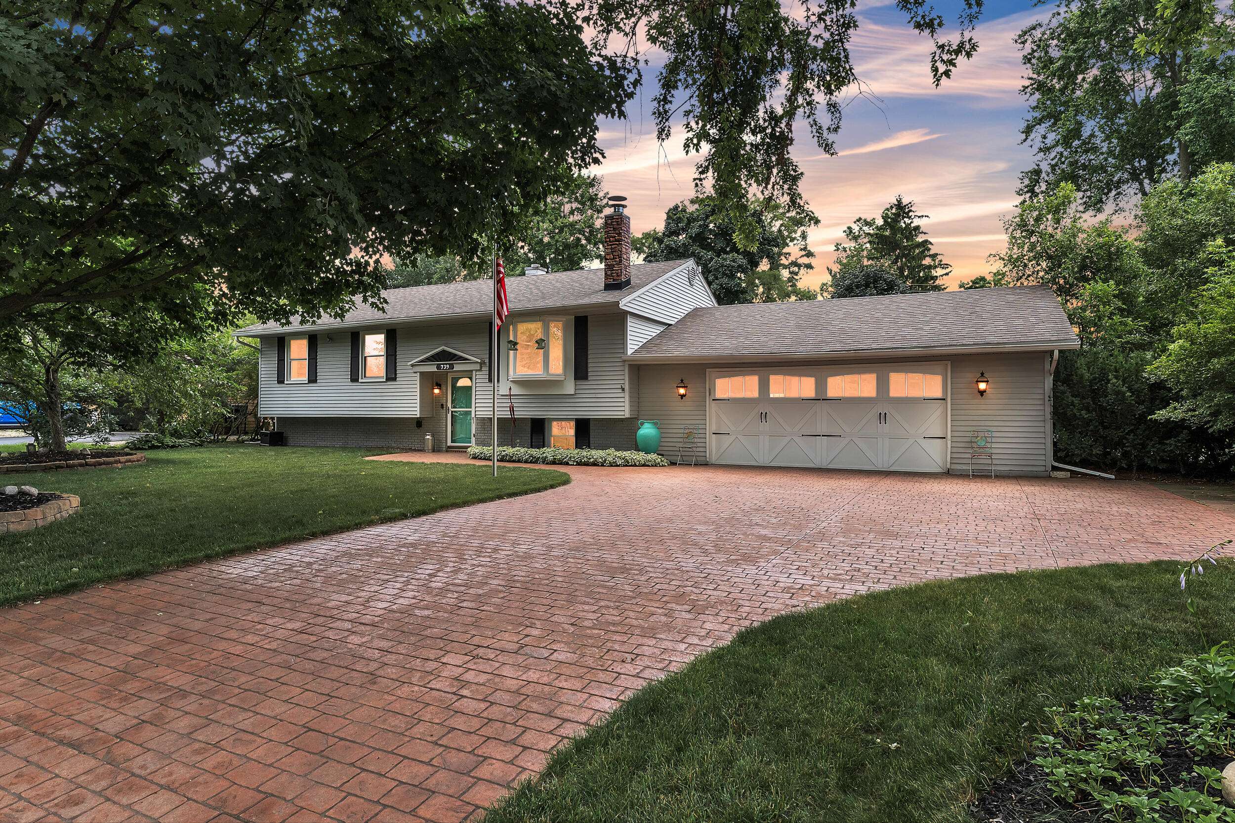 Wolverine Lake, MI 48390,739 Los Arboles DR