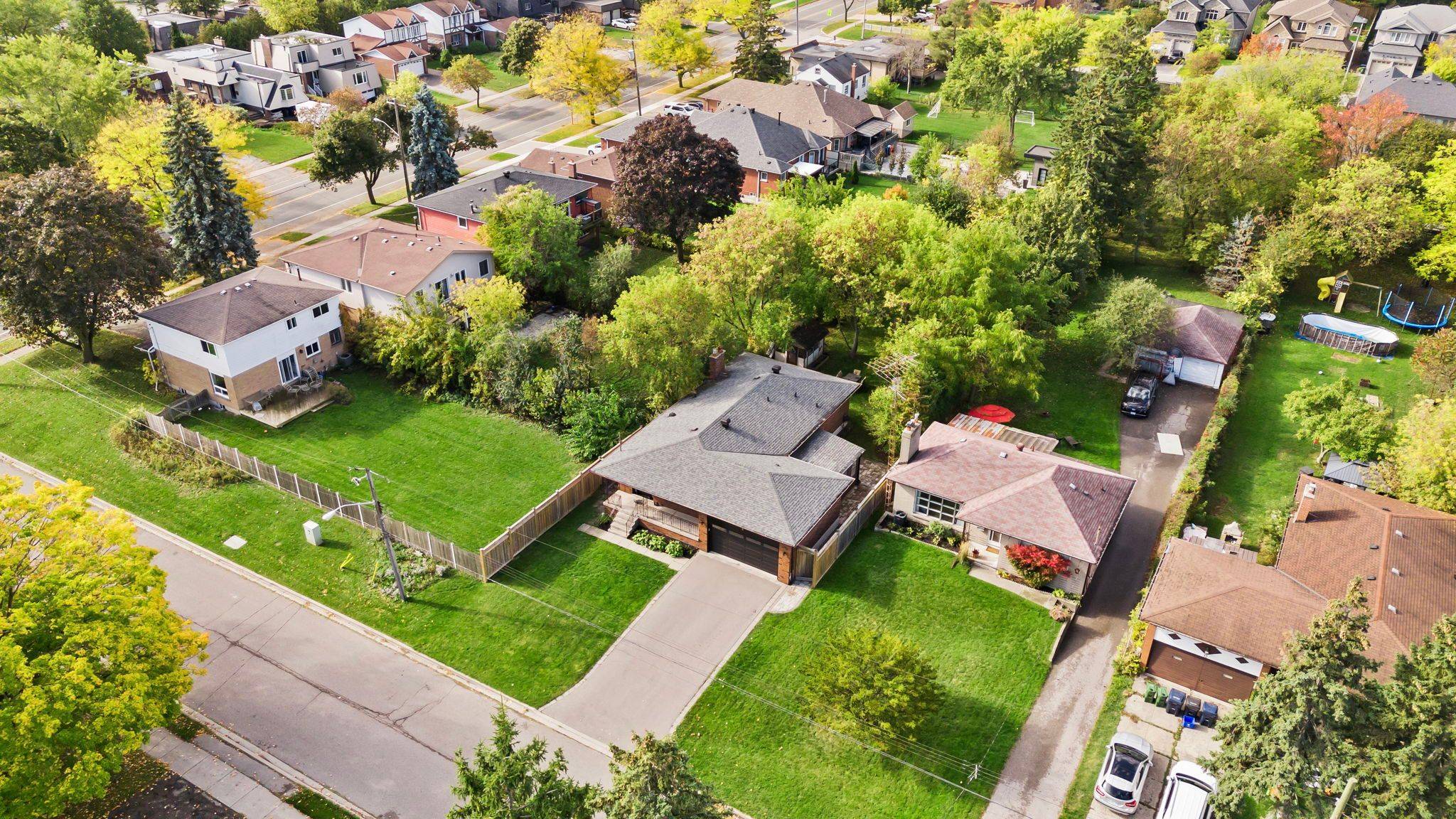 Toronto E10, ON M1C 2K8,8 Brumwell ST