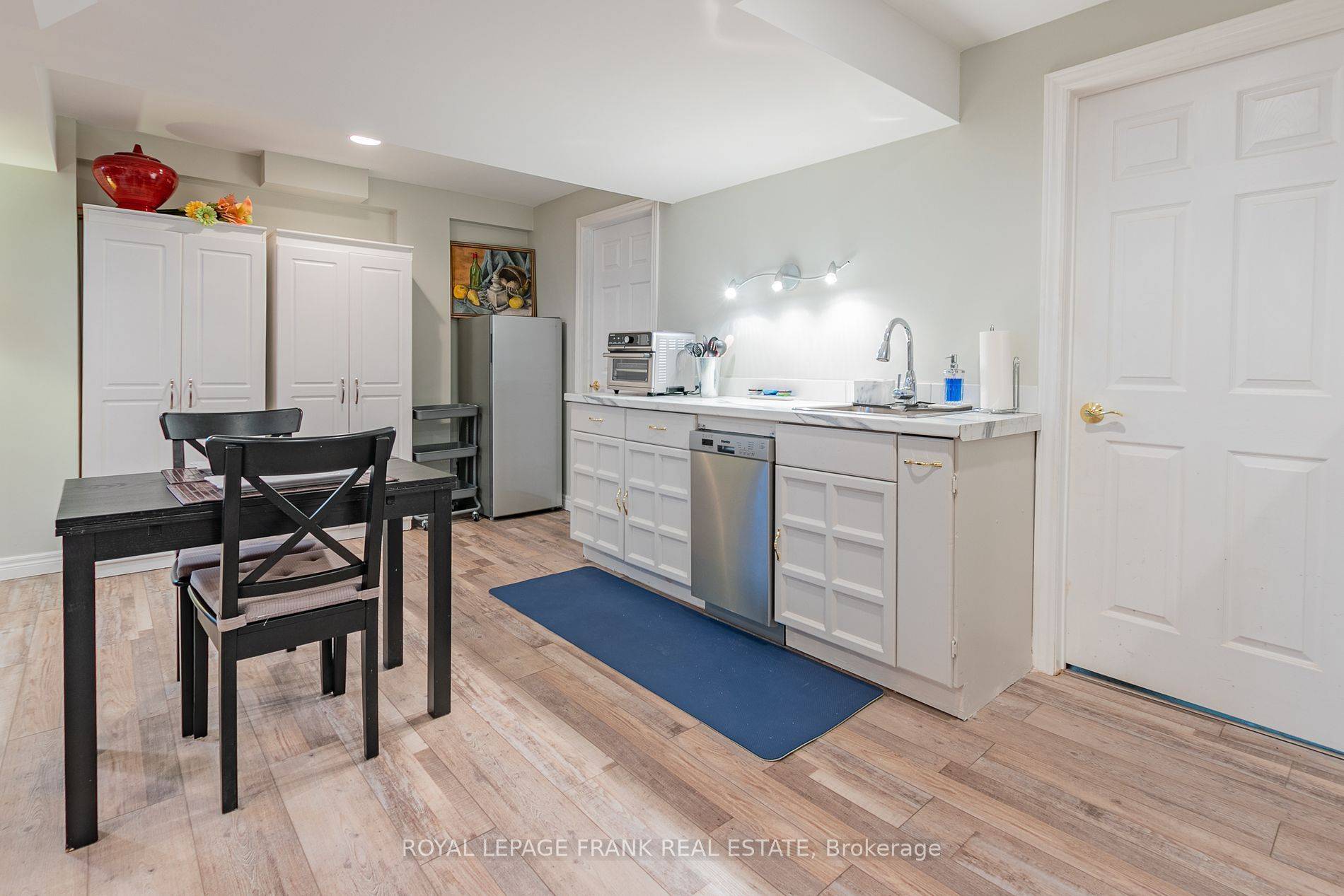 Clarington, ON L1E 3J3,253 Huntington CRES #BSMT