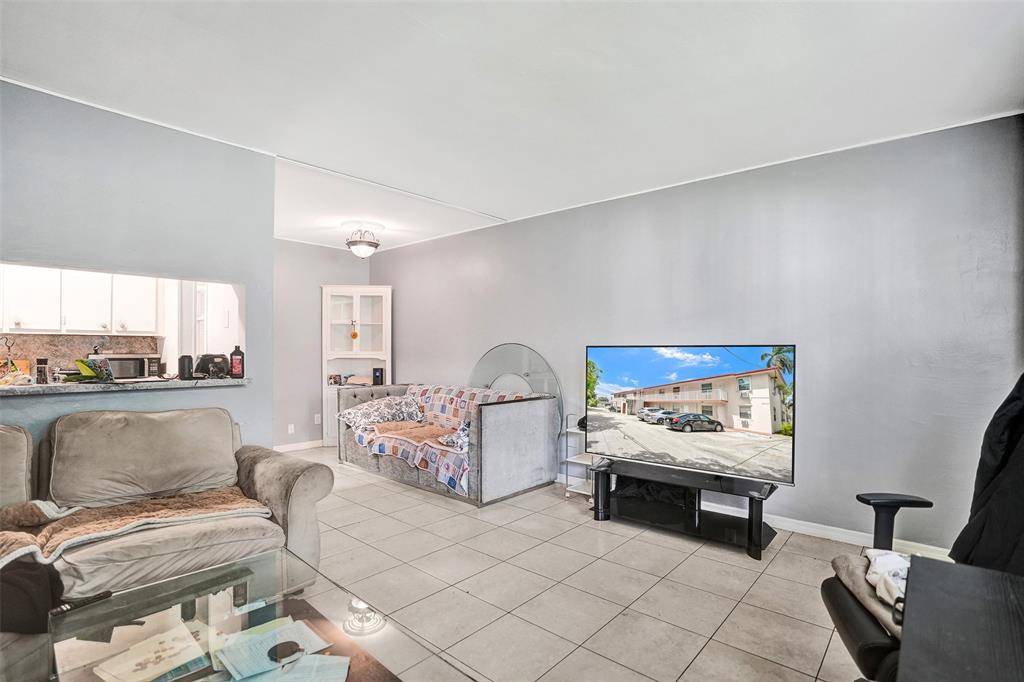 Hollywood, FL 33020,2915 Plunkett St #5D