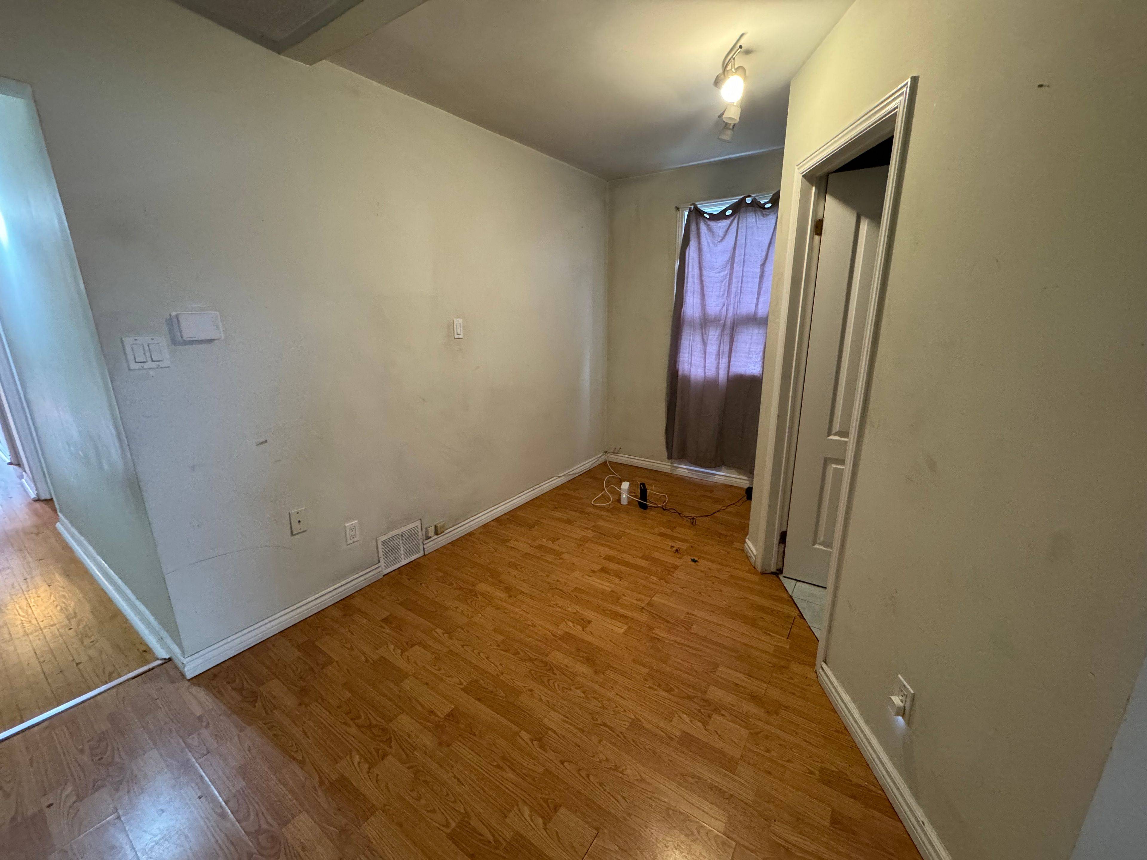 Toronto W03, ON M6N 3J3,308 Blackthorn AVE